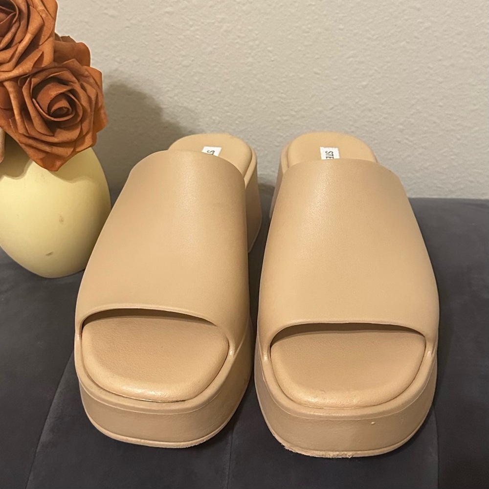 Steve Madden Platform Sandal Super Cute!